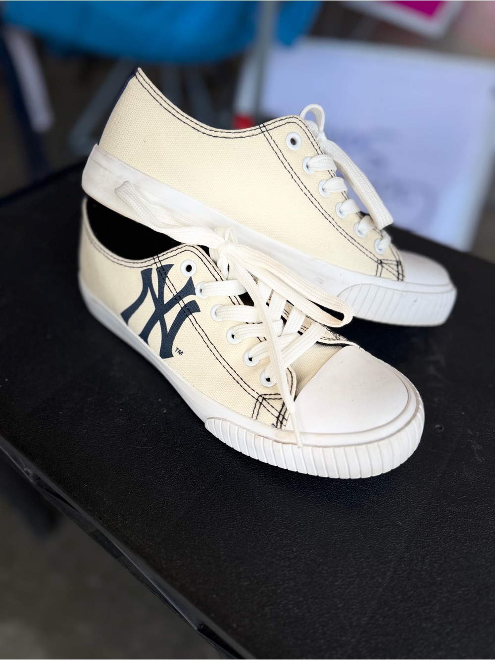New York Yankees Canvas Sneakers in Cream with Navy Logo